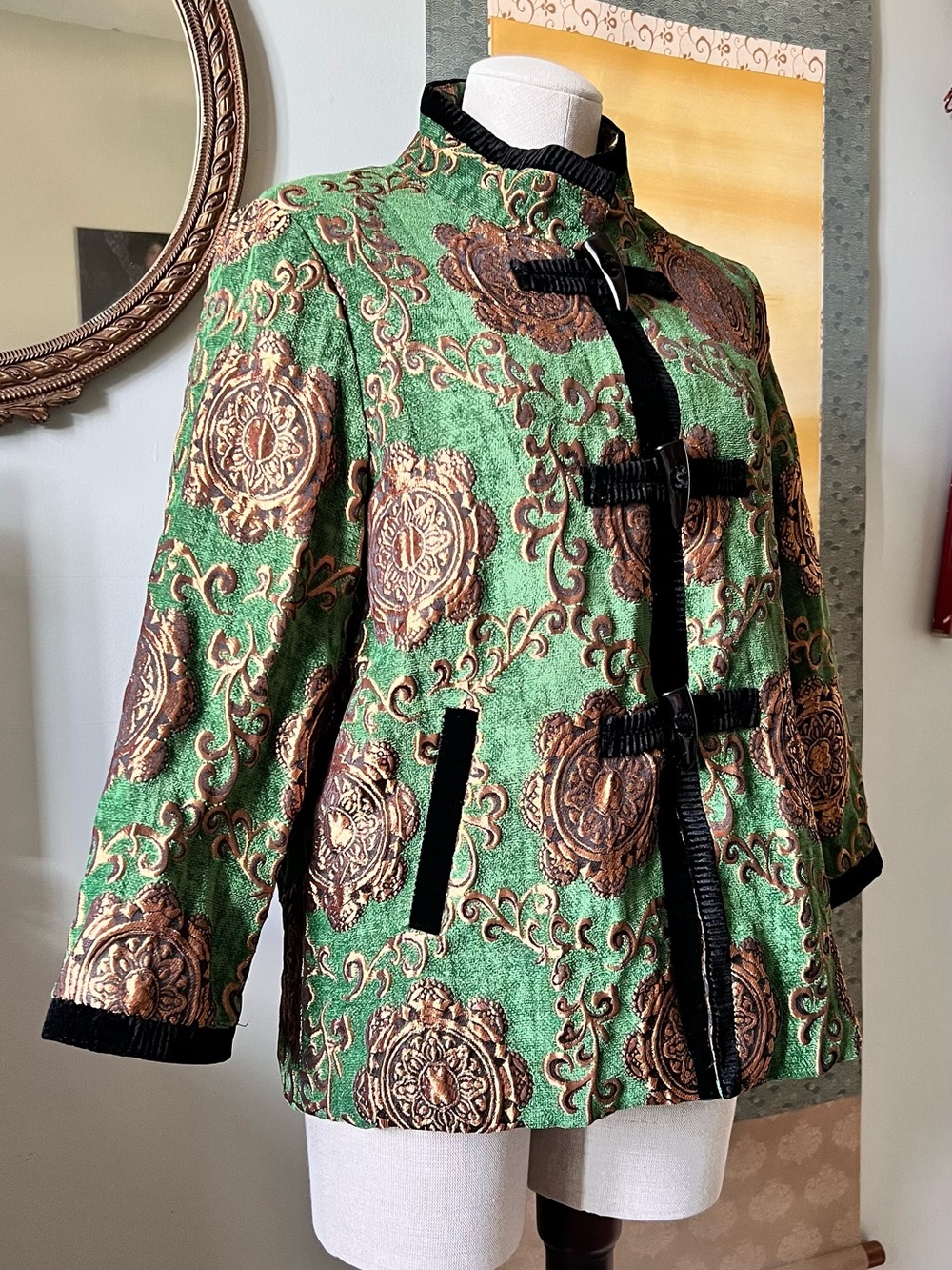 Tangzhuang Green and gold embroidered Jacket